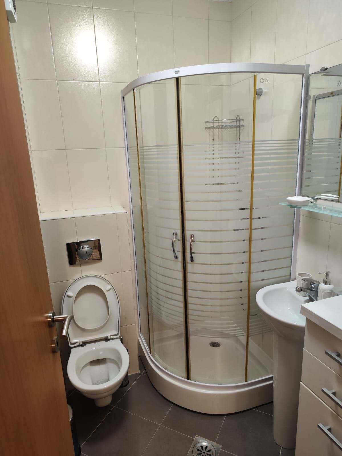 Dvije namještene garsonjere u centru Budve — fotografija 13