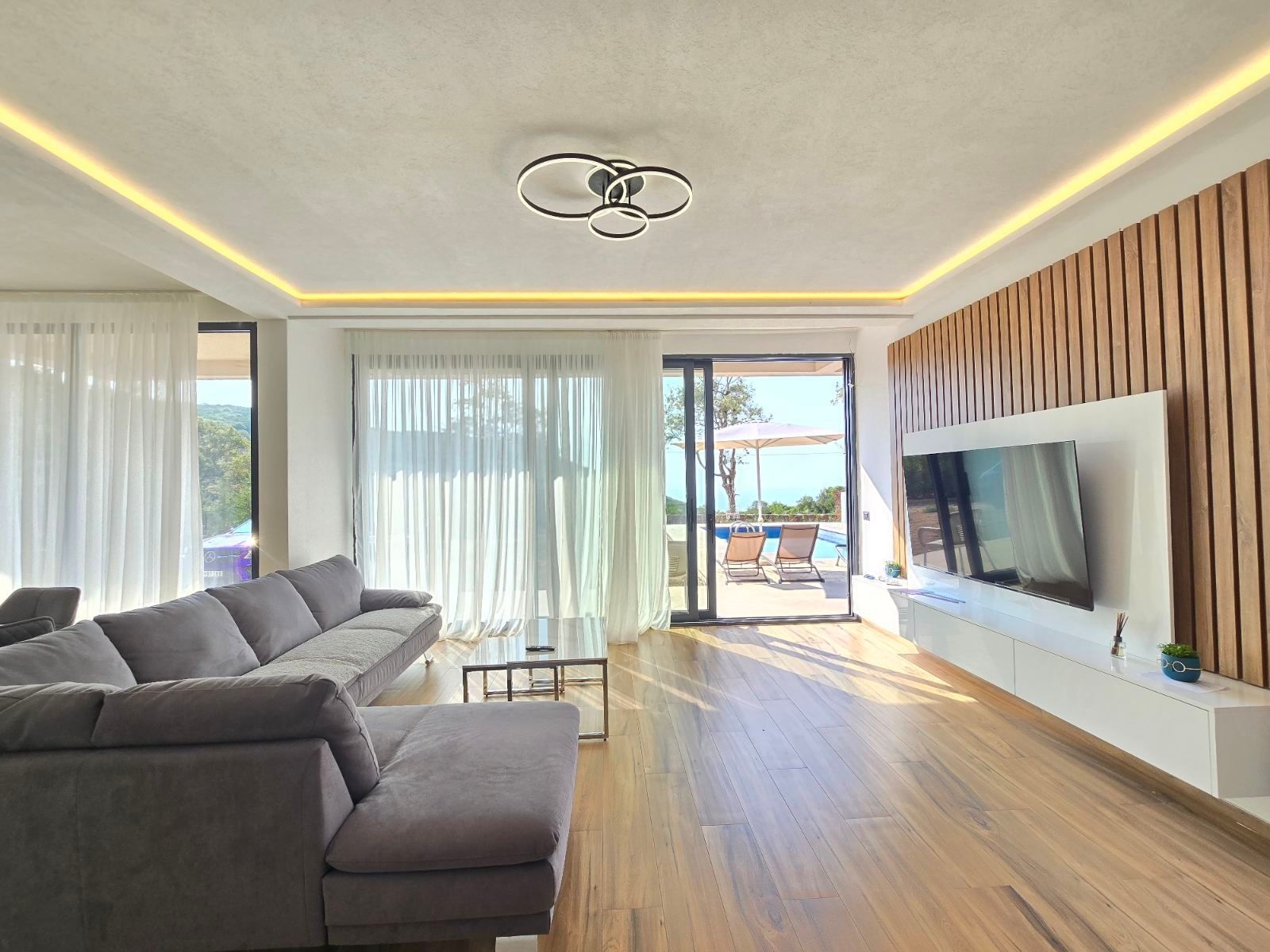 b817bc3a-4753-4237-88d8-be7b30582680 Izdavanje: Kuća 250 m² – Kotor — fotografija 6