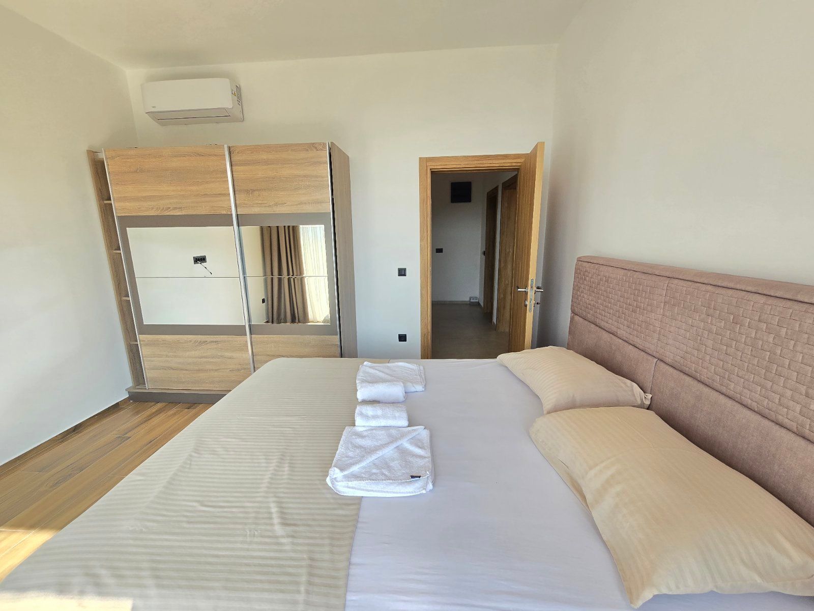 3347140f-5d56-4cb8-945e-0980849ff659 Izdavanje: Kuća 250 m² – Kotor — fotografija 8