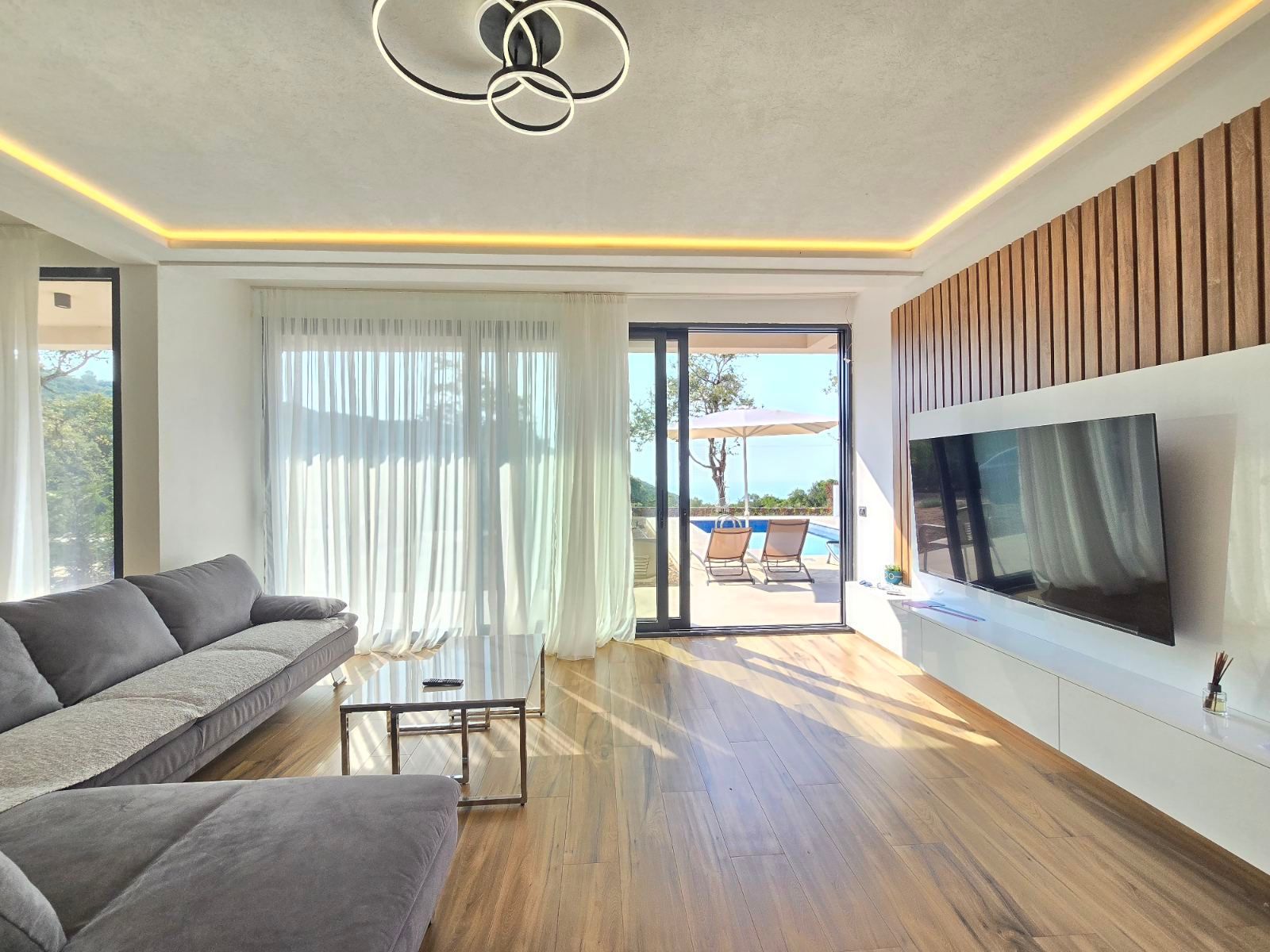 b3276397-4711-456c-aade-47da2d37f8ab Izdavanje: Kuća 250 m² – Kotor — fotografija 3