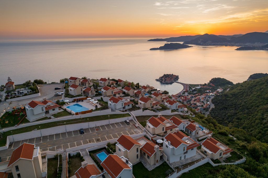 5b5da638-a826-4711-9d28-71401e518dfa Kuća 160 m² – Sveti Stefan, Budva