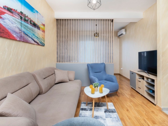 Prodaja luksuznog dvosobnog stana 55 m² sa pogledom na more – Bečići, 250 m od plaže