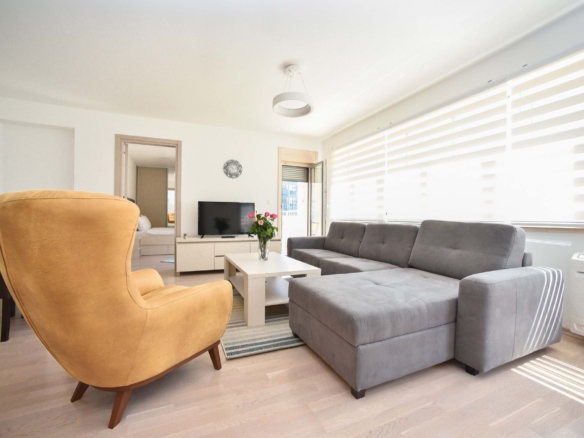 Izdavanje: Dvosoban stan 74 m² – Budva