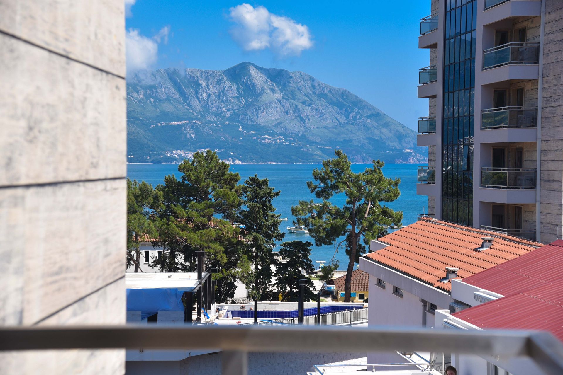 Izdavanje: Dvosoban stan 74 m² – Budva — fotografija 2