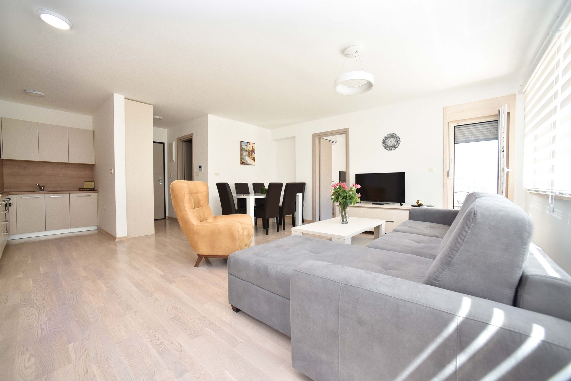 Izdavanje: Dvosoban stan 74 m² – Budva — fotografija 8
