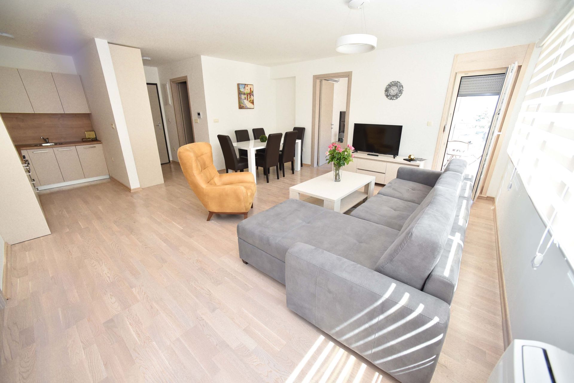 Izdavanje: Dvosoban stan 74 m² – Budva — fotografija 10