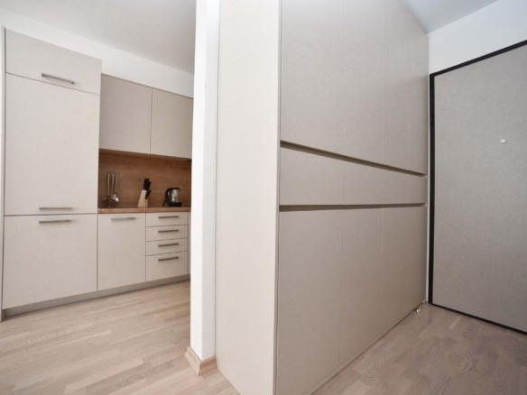Izdavanje: Dvosoban stan 74 m² – Budva — fotografija 12