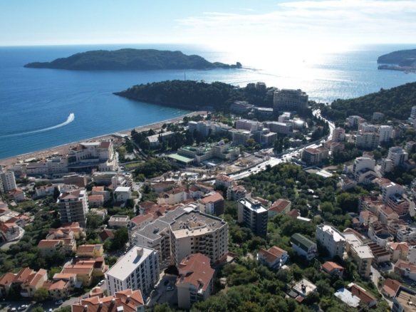 Urbanizovano zemljiste 8960 m² za zajedničku gradnju u Bečićima-Investicijska Prilika