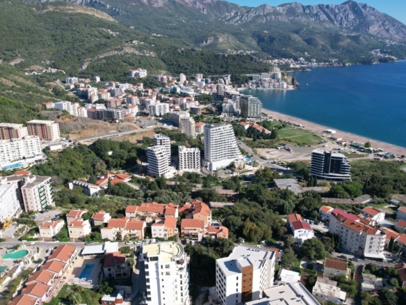 Prodaja građevinskog zemljišta 2.869  m² za izgradnju 15 luksuznih vila – Bečići