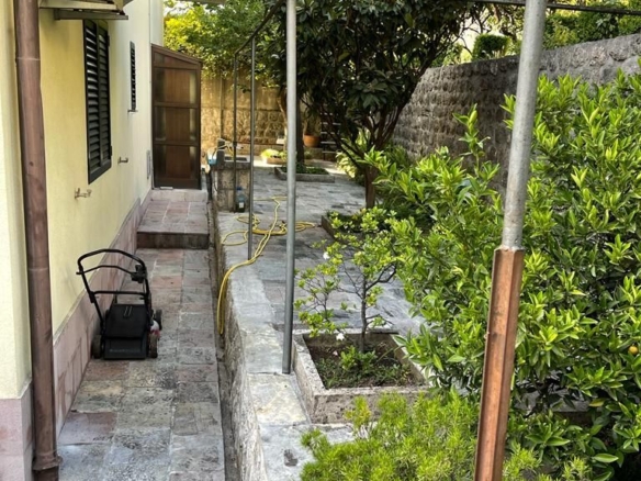 Kuća s bazenom na prvoj liniji do mora, Dobrota, Kotor — fotografija 17