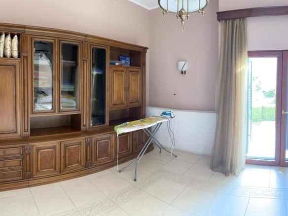 Kuća s bazenom na prvoj liniji do mora, Dobrota, Kotor — fotografija 19