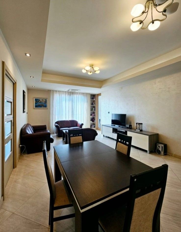 f6b4d5ae-ce44-4680-a1d7-2974a13e0bb4 Trosoban stan 90 m² – Budva — fotografija 2