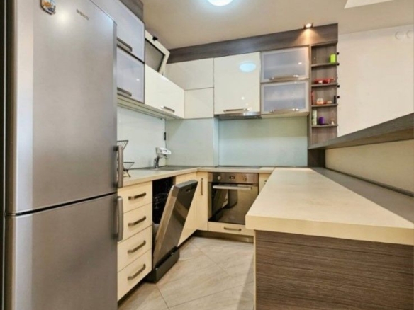 Trosoban stan 90 m² – Budva — fotografija 4