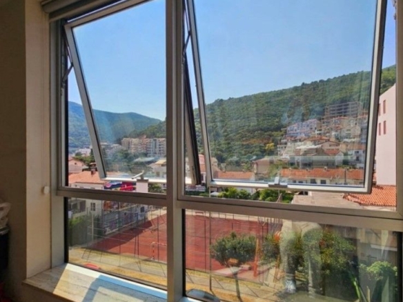 Trosoban stan 90 m² – Budva — fotografija 8