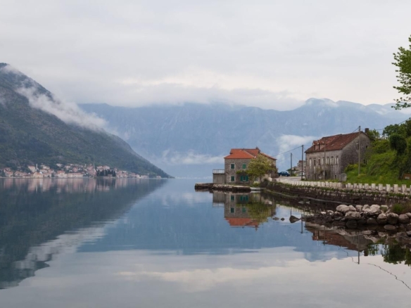 Prodaja zemljišta u Kostanjici, Kotor – 12.433 m² uz obalu, investicija za luksuznu izgradnju