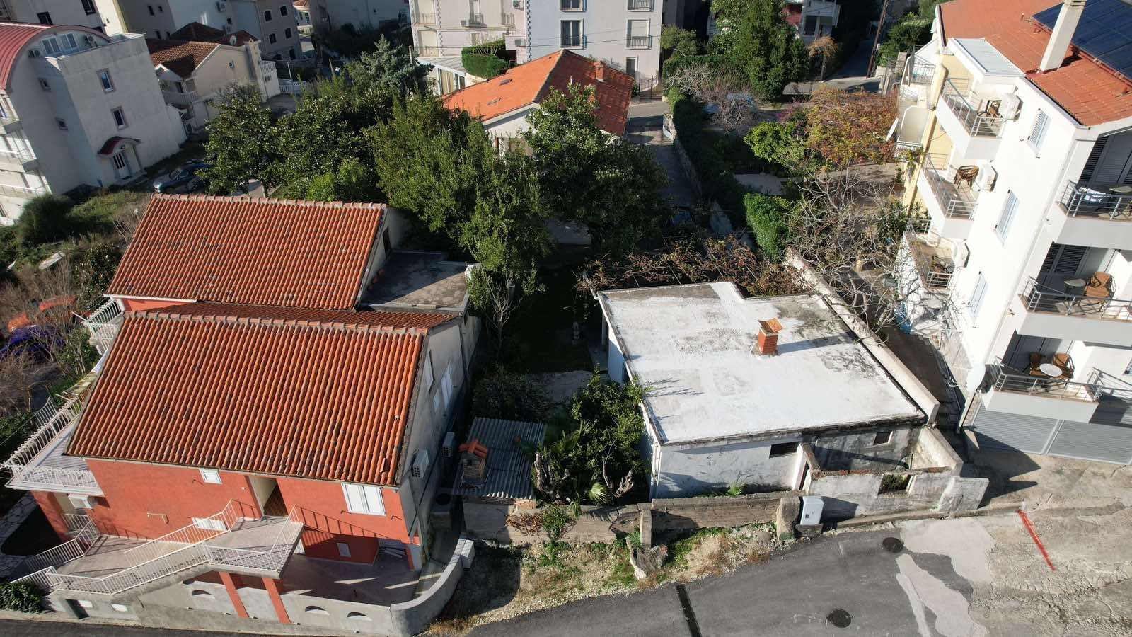 abeaf150-3ccc-44e9-b277-034e71ce34d9 Plac 250 m² – Bečići, Budva — fotografija 3