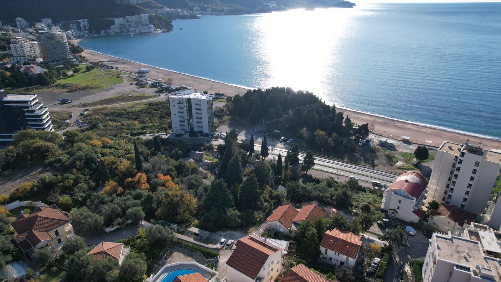 210264ab-bfe7-4f52-acc8-990a5c9f2da8 Plac 250 m² – Bečići, Budva — fotografija 8