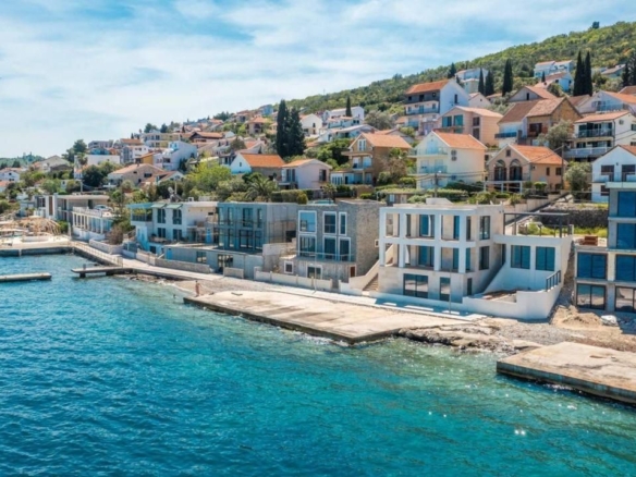 Urbanizovano zemljište 9.748 m² u Krašićima, Tivat