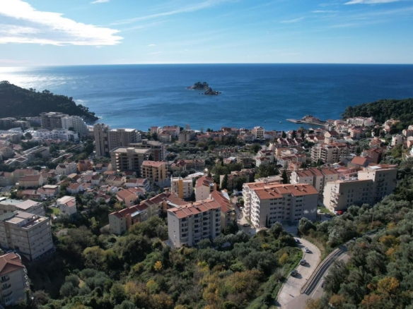 Zajednička gradnja – Urbanizovan plac za izgradnju hotela u Petrovcu sa pogledom na more, 1320 m²