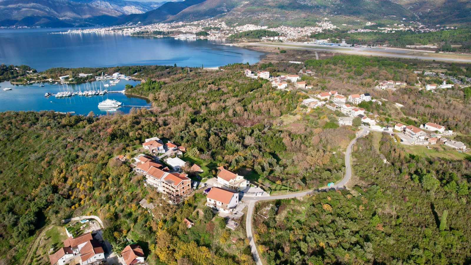 fc6cb408-399e-42a4-90e9-90368a16d2c0 Urbanizovan plac s pogledom na more u Mrčevcu, Tivat — fotografija 5