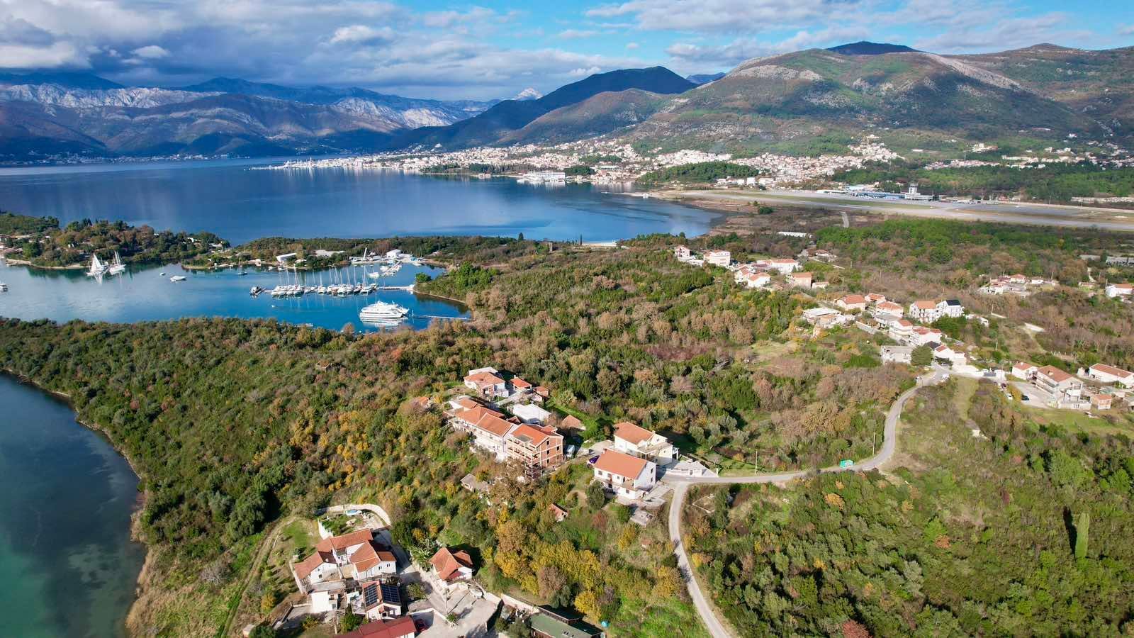 098330b9-e2b2-49f1-a389-5280ca162809 Urbanizovan plac s pogledom na more u Mrčevcu, Tivat — fotografija 6