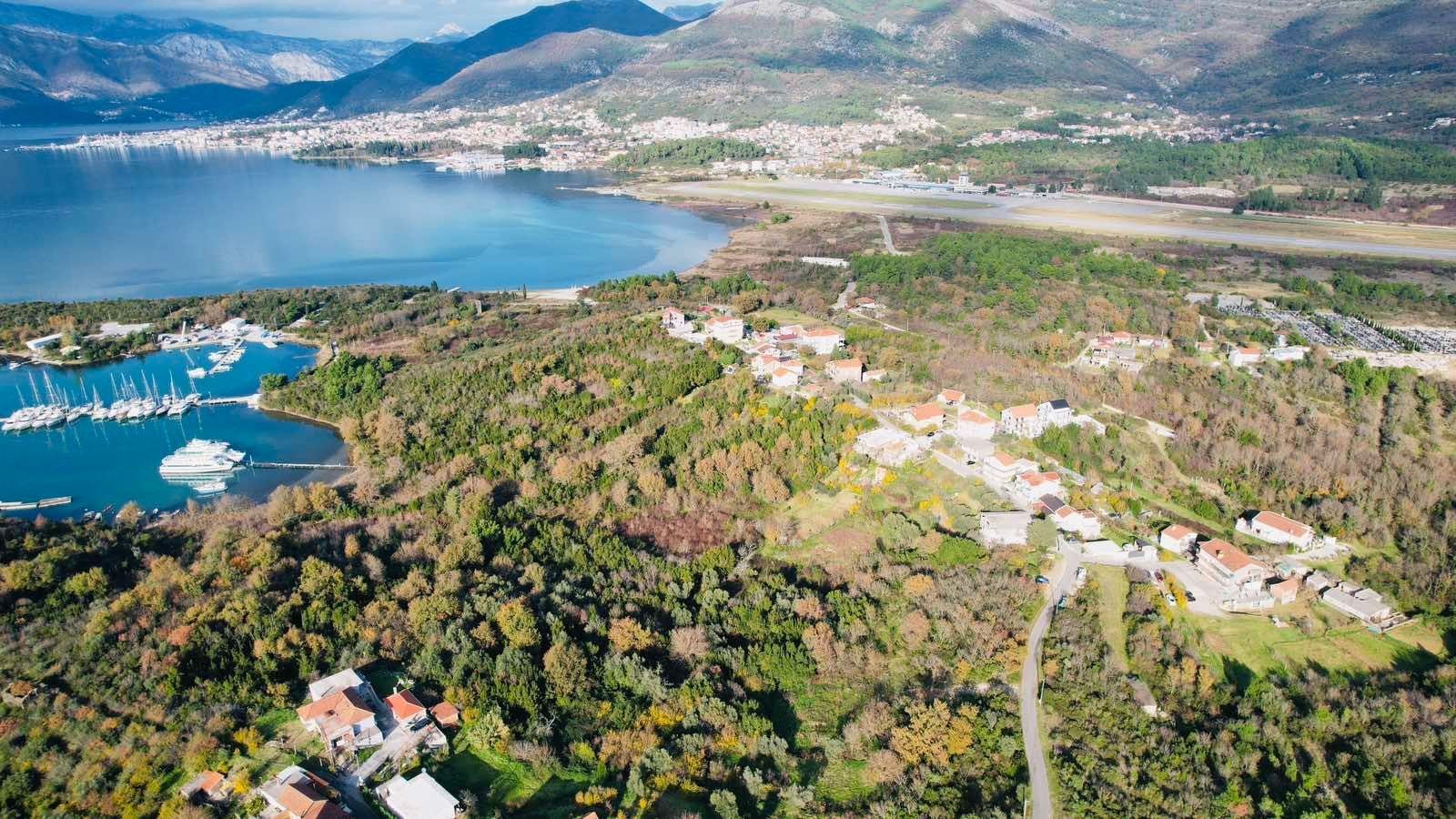 3213986f-9cc1-439e-9c39-cdd7162975b3 Urbanizovan plac s pogledom na more u Mrčevcu, Tivat — fotografija 11