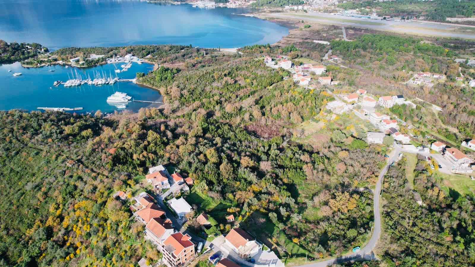 24222c19-4458-42c0-a861-7ee0316bfe6b Urbanizovan plac s pogledom na more u Mrčevcu, Tivat — fotografija 19