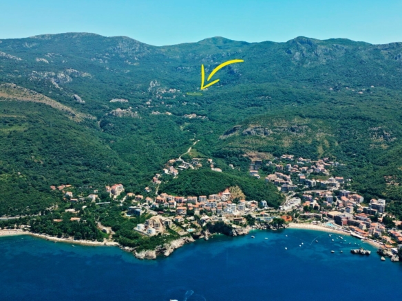 Neurbanizovano zemljište od 1088 m² sa panoramskim pogledom na more u Kuljačama, Budva