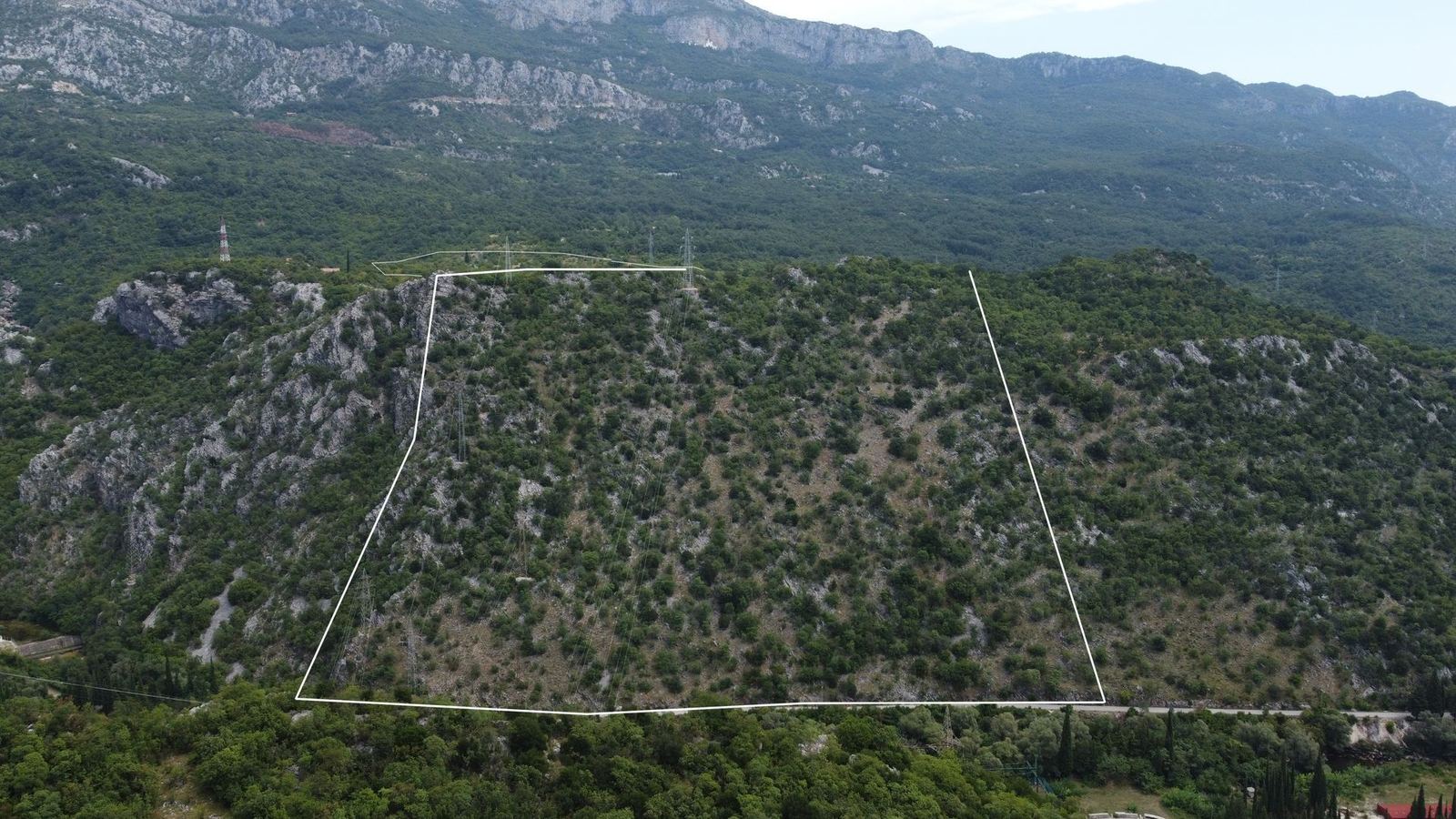 07f3fa83-1806-4d59-9b1a-0b68fc3c7207 Imanje sa kućom i livadama u selu Pločice, Podgorica — fotografija 2