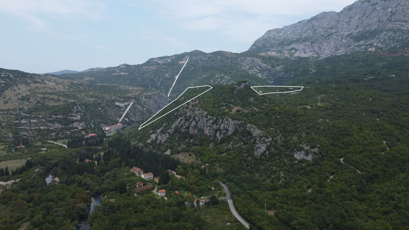 47b0dd3b-621b-4e71-8bb1-36044430aec1 Imanje sa kućom i livadama u selu Pločice, Podgorica — fotografija 3