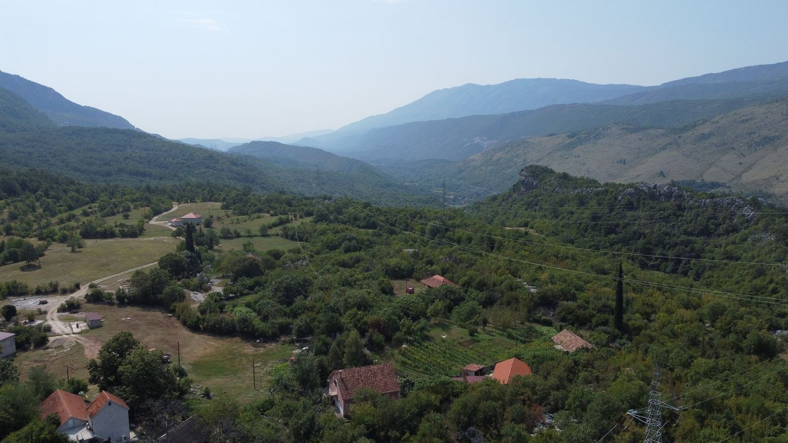0cfacd08-86a7-4269-a972-3289df8658b1 Imanje sa kućom i livadama u selu Pločice, Podgorica — fotografija 5