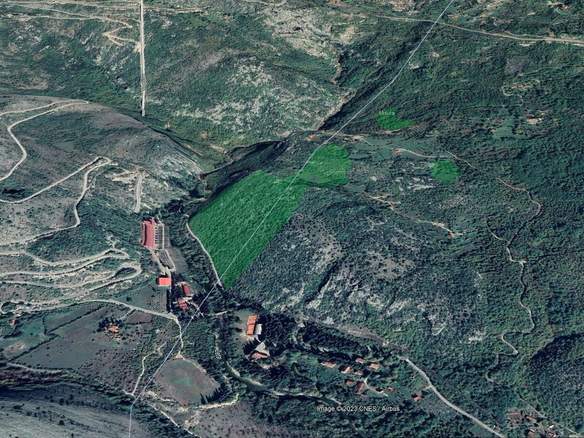 Imanje sa kućom i livadama u selu Pločice, Podgorica — fotografija 11