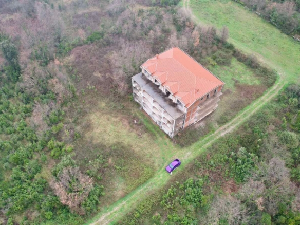 Urbanizovani plac sa pogledom na more, Krimovica, Kotor — fotografija 20