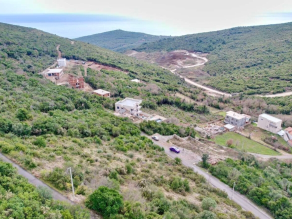 Neurbanizovano zemljiste 900m² sa pogledom na more-Višnjeva, Kotor