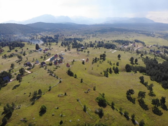 Prodaja zemljiste 1500m² u Borju, Žabljak