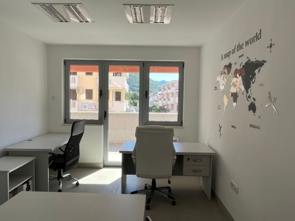 Poslovni prostor na Mainskom putu, Rozino, Budva