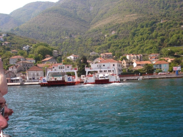 Urbanizovan plac sa pogledom na more, Kamenari, Herceg Novi — fotografija 3