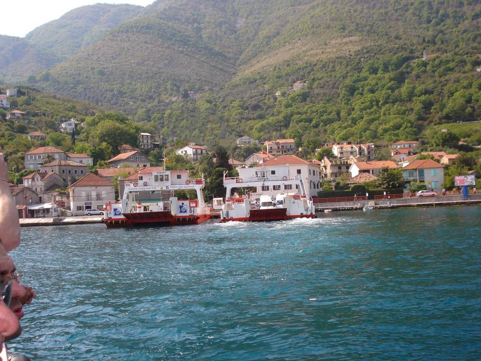 Urbanizovan plac sa pogledom na more, Kamenari, Herceg Novi — fotografija 3