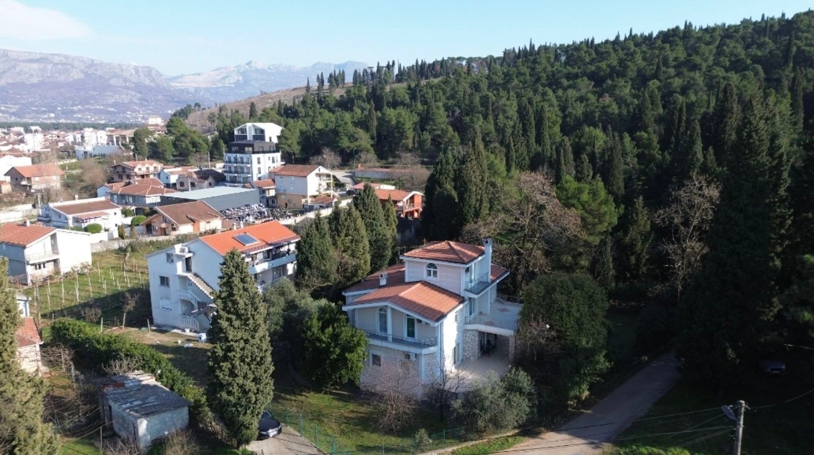 Urbanizovan plac sa pogledom na more, Kamenari, Herceg Novi — fotografija 4