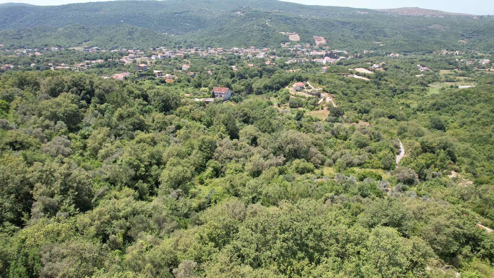 ac05c7e4-59d9-42ac-8f39-df26a7de239a Urbanizovan plac u Radanovićima, Kotor — fotografija 5
