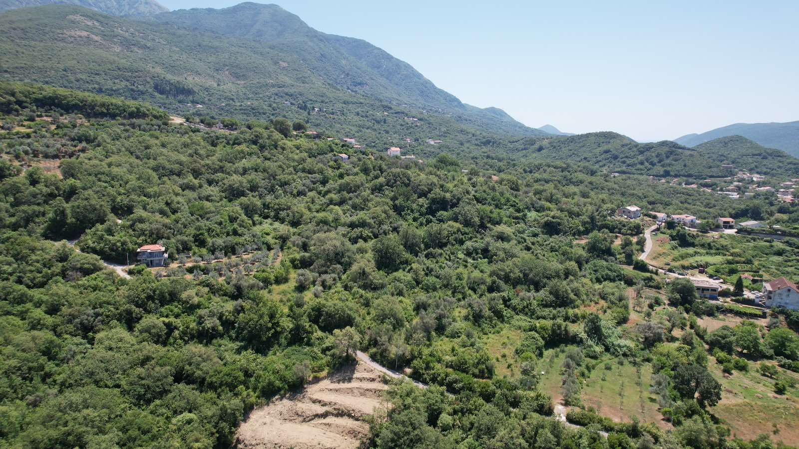 36842f02-5a9b-41de-99ac-ef65cf0913d0 Urbanizovan plac u Radanovićima, Kotor — fotografija 18