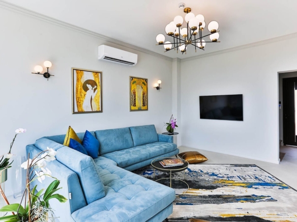 HITNA PRODAJA – Luksuzna townhouse vila 220m² sa bazenom i panoramskim pogledom na more – Reževići, Budvanska rivijera | Mogućnost odloženog plaćanja | Bez plaćanja 3% poreza