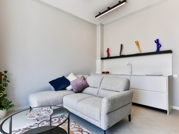 HITNA PRODAJA – Luksuzna townhouse vila 220m² sa bazenom i panoramskim pogledom na more – Reževići, Budvanska rivijera | Mogućnost odloženog plaćanja | Bez plaćanja 3% poreza