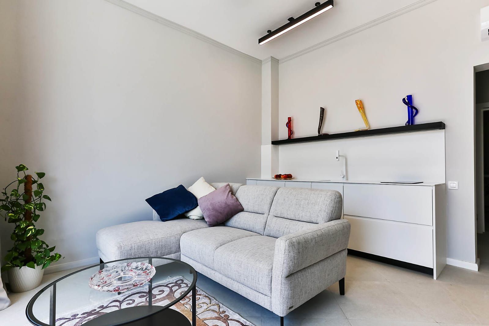 HITNA PRODAJA – Luksuzna townhouse vila 220m² sa bazenom i panoramskim pogledom na more – Reževići, Budvanska rivijera | Mogućnost odloženog plaćanja | Bez plaćanja 3% poreza