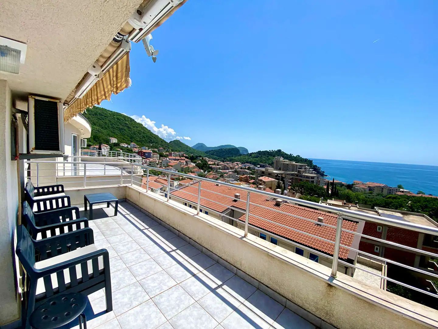 debf58d7-474e-4136-b69d-f8edc9106254 Dvosoban stan sa terasom i pogledom na more, Petrovac, Budva — fotografija 2