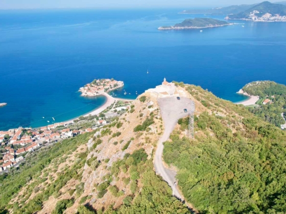 Urbanizovan plac 635m2 sa panoramskim pogledom na more – Blizikuće, Budva