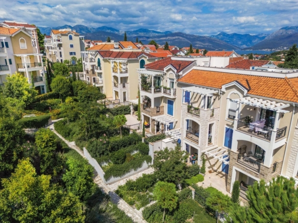 Ekskluzivan trosoban apartman 138.73 m² – Luštica Bay, Centrale (fleksibilni uslovi plaćanja)
