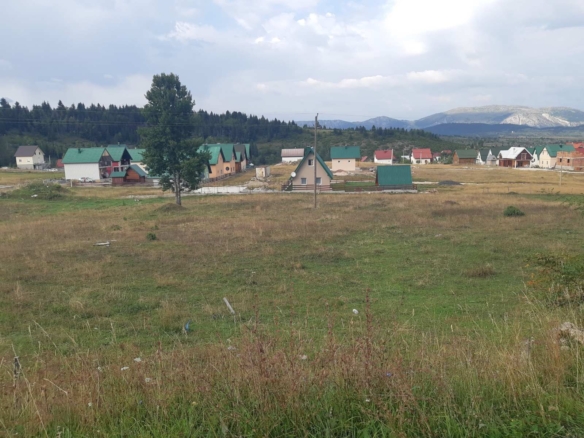Urbanizovan plac od 1.812 m² u Žabljaku – mogućnost gradnje do 500 m²