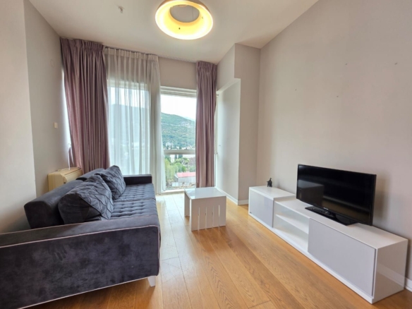 Luksuzni stan 89 m² na prvoj liniji mora sa dve odvojene jednosobne jedinice i pogledom na more-Tre Canne,Budva