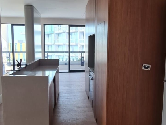 Na prodaju luksuzan dvosoban stan 113 m² sa panoramskim pogledom i bazenom – Prva linija, Bečići
